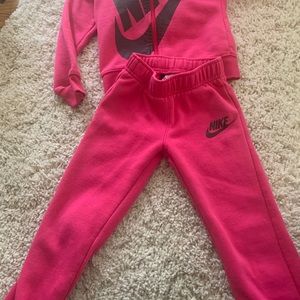 Nike girls Jogger/tracksuit size 6.